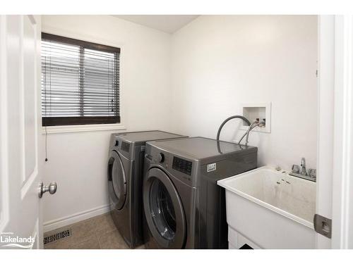 38 Sherwood Street, Collingwood, ON - Indoor Photo Showing Laundry Room