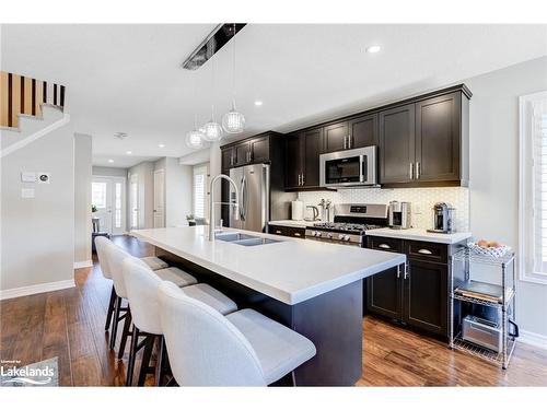 90 Robertson Street, Collingwood, ON - Indoor Photo Showing Kitchen With Double Sink With Upgraded Kitchen