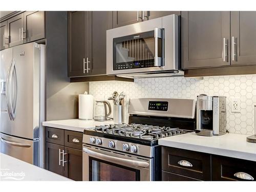 90 Robertson Street, Collingwood, ON - Indoor Photo Showing Kitchen With Upgraded Kitchen