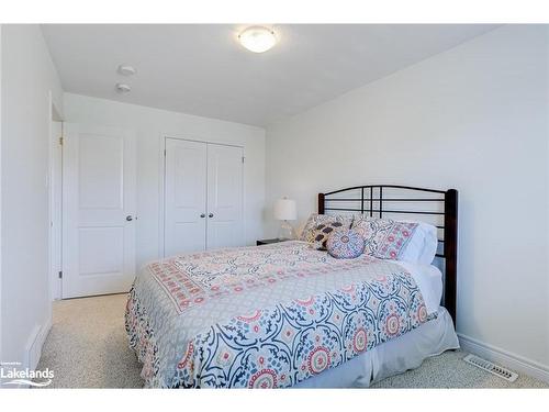 90 Robertson Street, Collingwood, ON - Indoor Photo Showing Bedroom