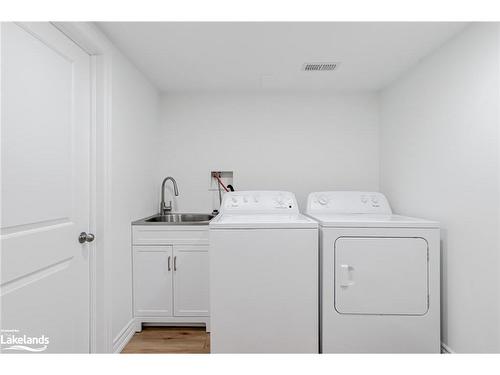 90 Robertson Street, Collingwood, ON - Indoor Photo Showing Laundry Room
