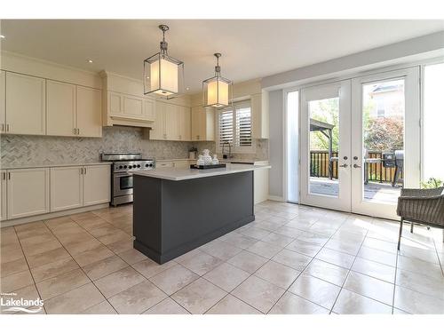 118 Allegra Drive, Wasaga Beach, ON - Indoor Photo Showing Kitchen With Upgraded Kitchen