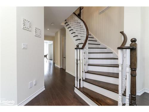 118 Allegra Drive, Wasaga Beach, ON - Indoor Photo Showing Other Room