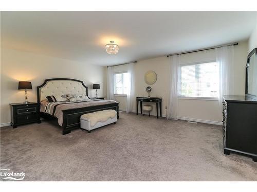 118 Allegra Drive, Wasaga Beach, ON - Indoor Photo Showing Bedroom