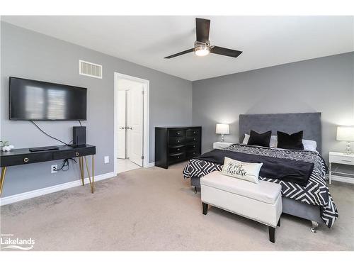 118 Allegra Drive, Wasaga Beach, ON - Indoor Photo Showing Bedroom