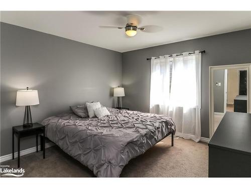 118 Allegra Drive, Wasaga Beach, ON - Indoor Photo Showing Bedroom