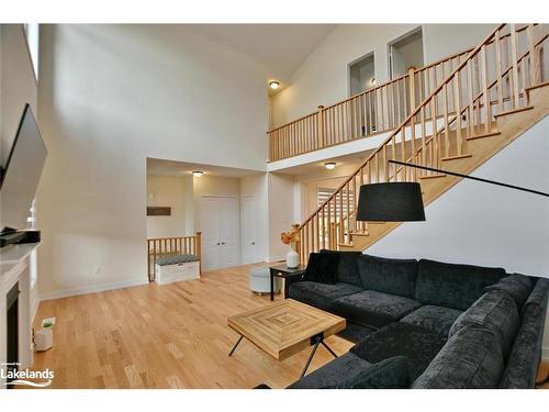 106 Stoneleigh Drive, The Blue Mountains, ON - Indoor Photo Showing Living Room