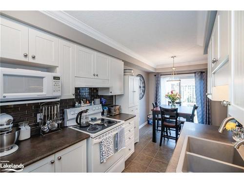 1035 Marquette Drive, Woodstock, ON - Indoor Photo Showing Kitchen