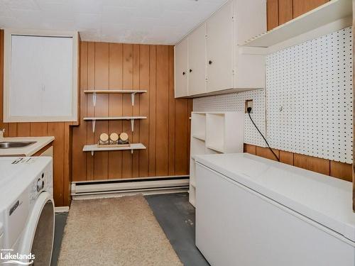 600 David Street, Gravenhurst, ON - Indoor Photo Showing Laundry Room