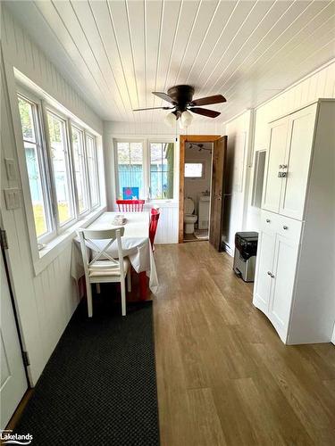 83 Beach Road, Tiny, ON - Indoor Photo Showing Dining Room