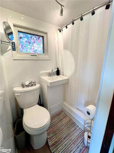 83 Beach Road, Tiny, ON - Indoor Photo Showing Bathroom