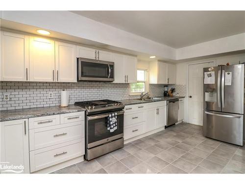 55 River Ave Crescent, Wasaga Beach, ON - Indoor Photo Showing Kitchen With Double Sink With Upgraded Kitchen