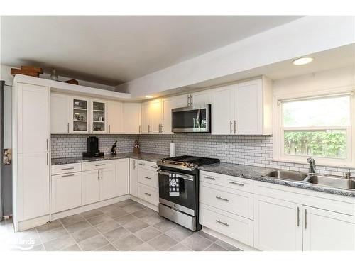 55 River Ave Crescent, Wasaga Beach, ON - Indoor Photo Showing Kitchen With Double Sink With Upgraded Kitchen