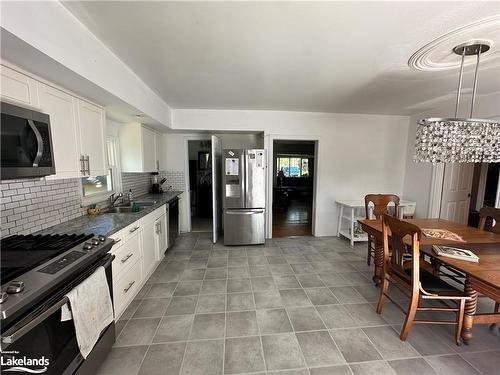 55 River Ave Crescent, Wasaga Beach, ON - Indoor