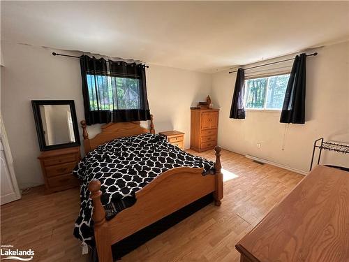 55 River Ave Crescent, Wasaga Beach, ON - Indoor Photo Showing Bedroom