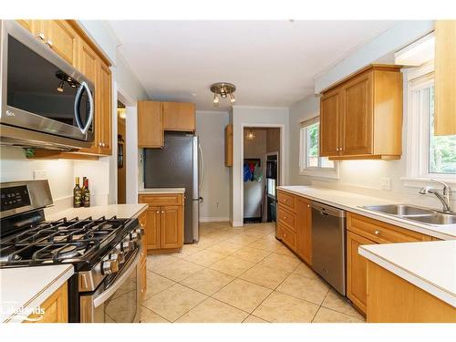 25 Kaye Road, Bracebridge, ON - Indoor Photo Showing Kitchen With Double Sink