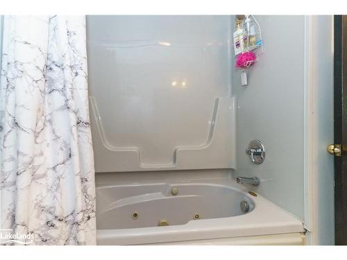 25 Kaye Road, Bracebridge, ON - Indoor Photo Showing Bathroom