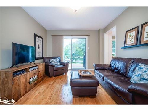 167 Luckport Crescent, Midland, ON - Indoor Photo Showing Living Room