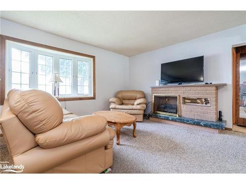 204 Fourth Street, Midland, ON - Indoor Photo Showing Living Room