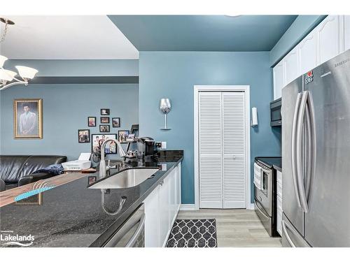 818-32 Dawson Drive, Collingwood, ON - Indoor Photo Showing Kitchen