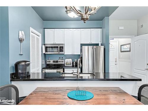 818-32 Dawson Drive, Collingwood, ON - Indoor Photo Showing Kitchen