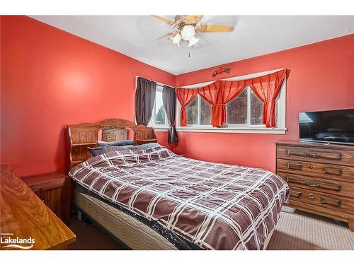 640 Ste Marie Street, Collingwood, ON - Indoor Photo Showing Bedroom