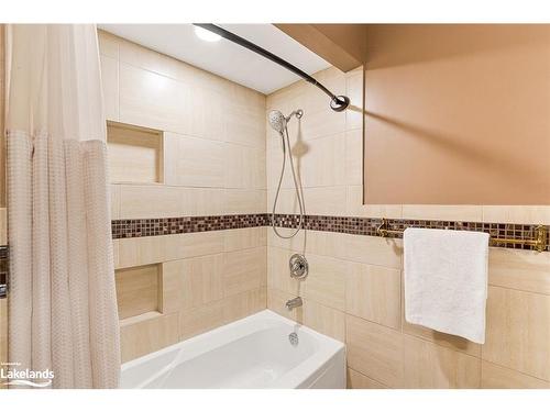 103303 Grey 18 Road, Owen Sound, ON - Indoor Photo Showing Bathroom