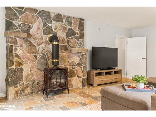 103303 Grey 18 Road, Owen Sound, ON - Indoor Photo Showing Living Room With Fireplace