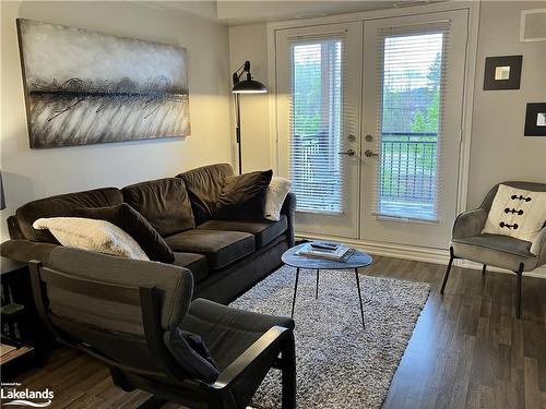 206-2 Anchorage Crescent, Collingwood, ON - Indoor Photo Showing Living Room