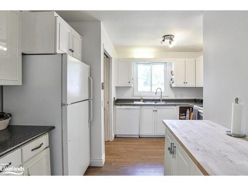 255 Brown Street, Gravenhurst, ON - Indoor Photo Showing Kitchen