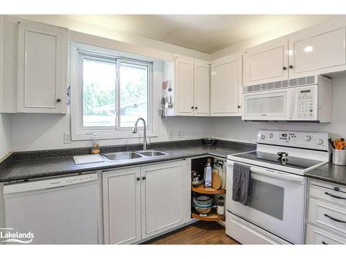 255 Brown Street, Gravenhurst, ON - Indoor Photo Showing Kitchen With Double Sink
