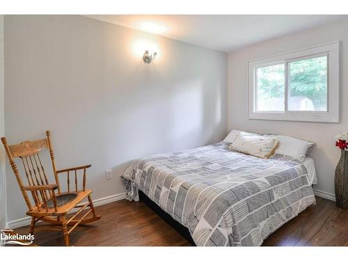 255 Brown Street, Gravenhurst, ON - Indoor Photo Showing Bedroom