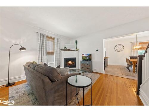 354 Queen Street, Midland, ON - Indoor Photo Showing Living Room With Fireplace