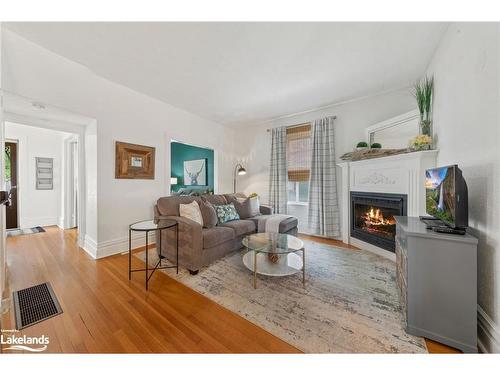 354 Queen Street, Midland, ON - Indoor Photo Showing Living Room With Fireplace