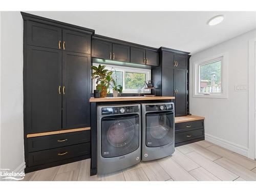 354 Queen Street, Midland, ON - Indoor Photo Showing Laundry Room