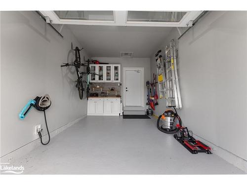 53 Jack Street, Huntsville, ON - Indoor Photo Showing Garage