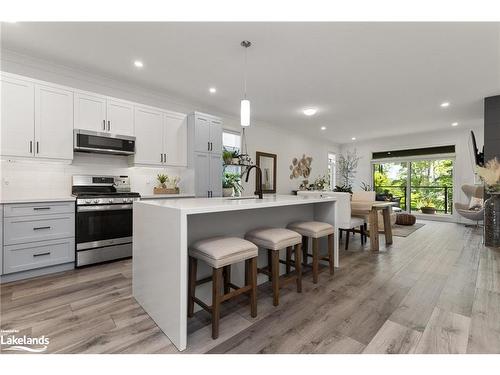 53 Jack Street, Huntsville, ON - Indoor Photo Showing Kitchen With Upgraded Kitchen