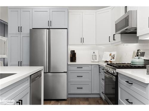 53 Jack Street, Huntsville, ON - Indoor Photo Showing Kitchen With Upgraded Kitchen