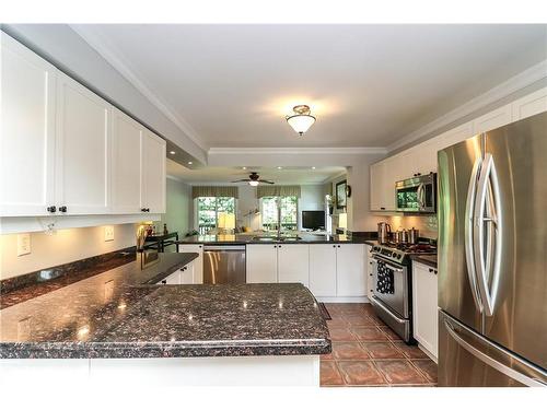 10 Masters Lane, Wasaga Beach, ON - Indoor Photo Showing Kitchen With Upgraded Kitchen