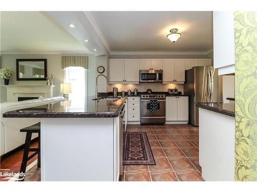 10 Masters Lane, Wasaga Beach, ON - Indoor Photo Showing Kitchen With Upgraded Kitchen