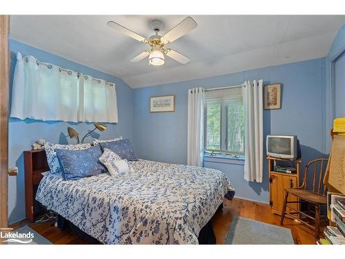 29 Is Keewaydin Island, Muskoka Lakes, ON - Indoor Photo Showing Bedroom