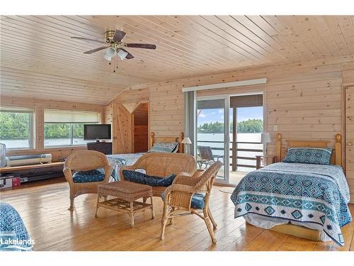 29 Is Keewaydin Island, Muskoka Lakes, ON - Indoor Photo Showing Bedroom