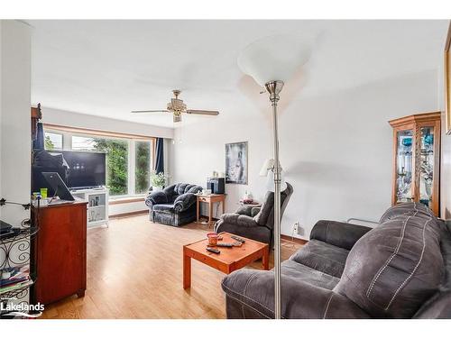 459 Second Street, Collingwood, ON - Indoor Photo Showing Living Room