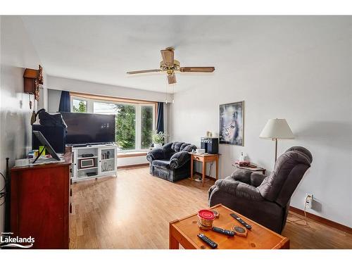 459 Second Street, Collingwood, ON - Indoor Photo Showing Living Room