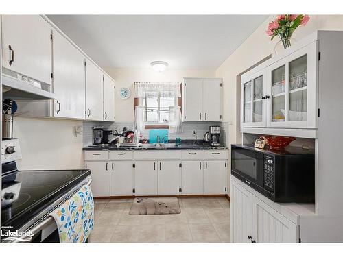 459 Second Street, Collingwood, ON - Indoor Photo Showing Kitchen