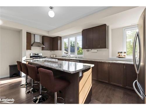 4 Country Trail, Port Severn, ON - Indoor Photo Showing Kitchen With Upgraded Kitchen