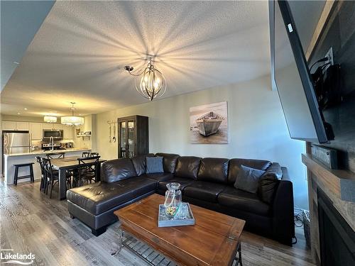 107-5 Anchorage Crescent, Collingwood, ON - Indoor Photo Showing Living Room With Fireplace