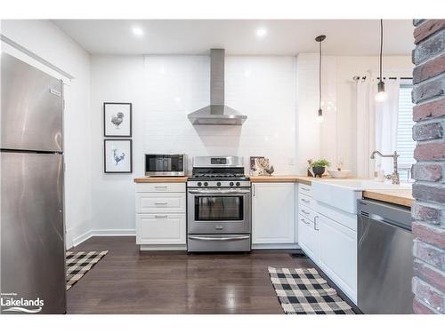 162 Avondale Street, Hamilton, ON - Indoor Photo Showing Kitchen With Upgraded Kitchen