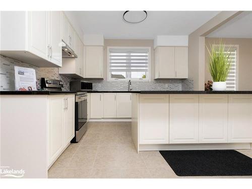 40 Waterview Road, Wasaga Beach, ON - Indoor Photo Showing Kitchen