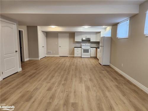 40 Waterview Road, Wasaga Beach, ON - Indoor Photo Showing Kitchen